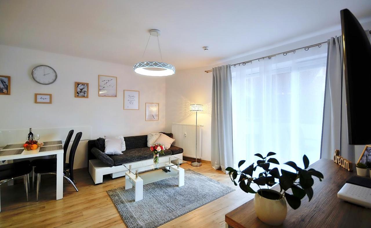 Michelle Polanki Park Apartment